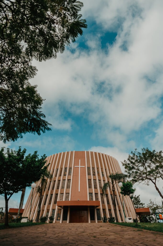 Igreja São Bento, em forma de pipa, parada do roteiro de um dia em Bento Gonçalves (RS)